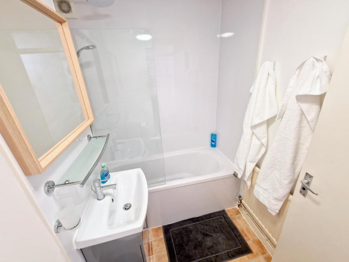 Apartmán Flat In Battersea, 5 Minutes From Clapham Junction Station Londýn Exteriér fotografie