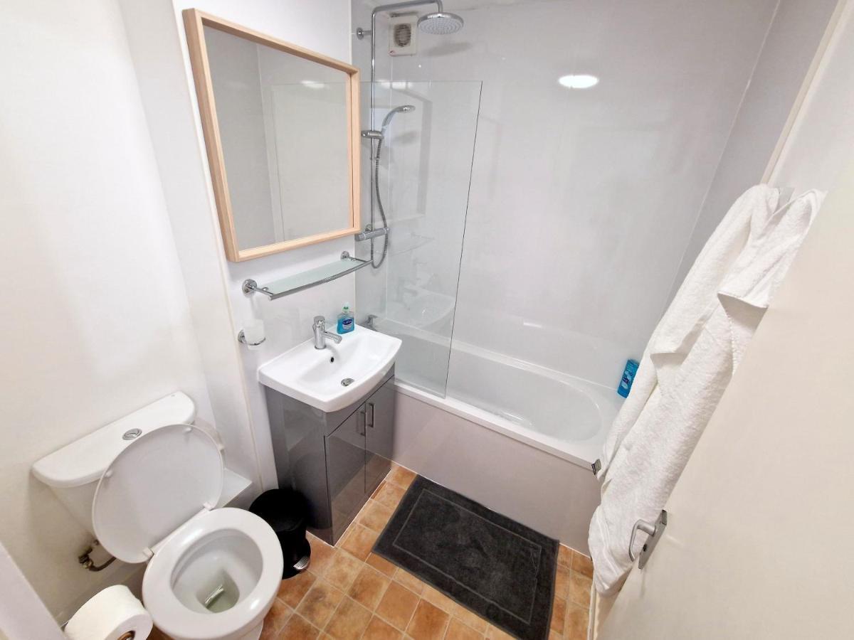 Apartmán Flat In Battersea, 5 Minutes From Clapham Junction Station Londýn Exteriér fotografie