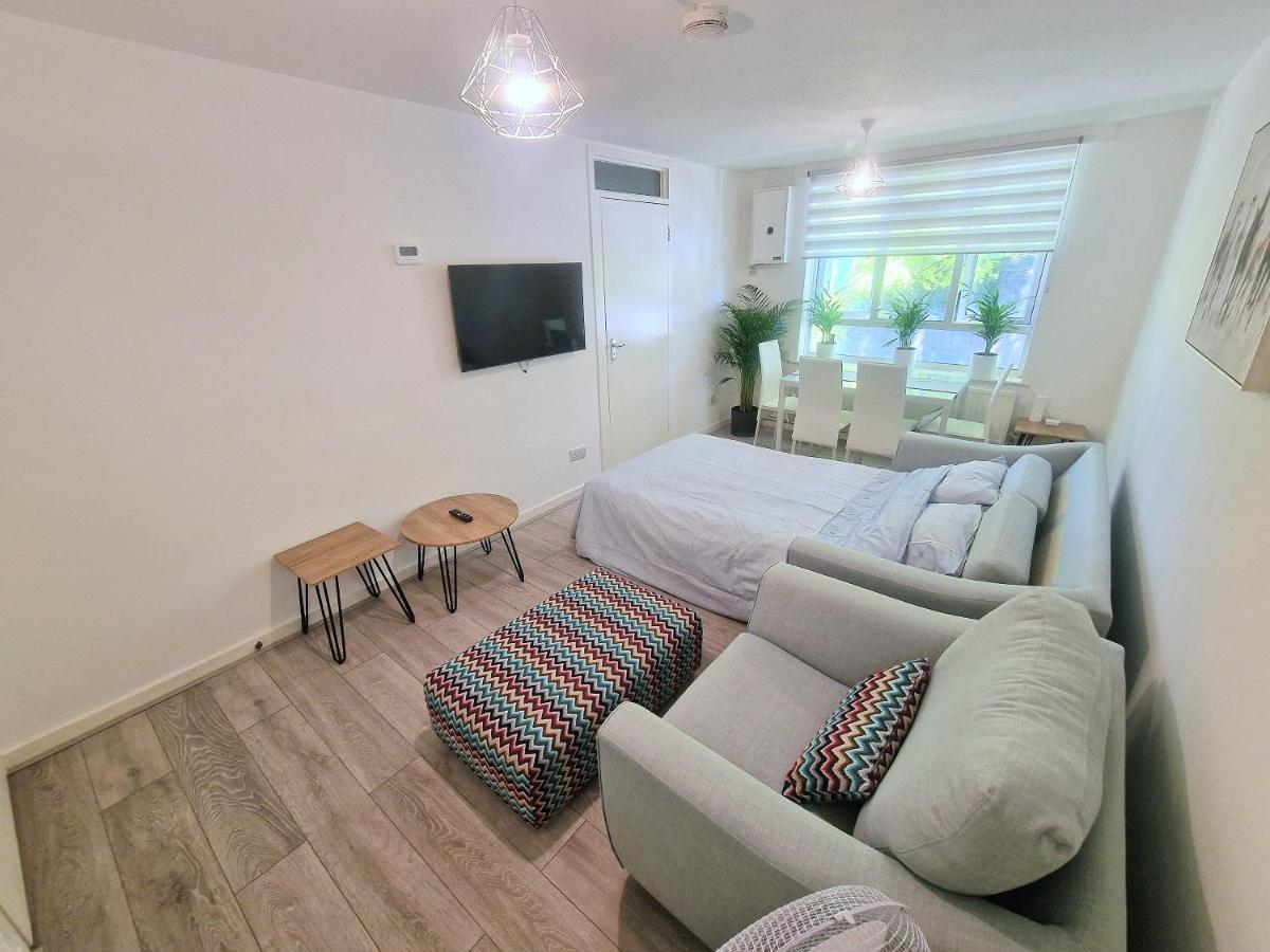 Apartmán Flat In Battersea, 5 Minutes From Clapham Junction Station Londýn Exteriér fotografie