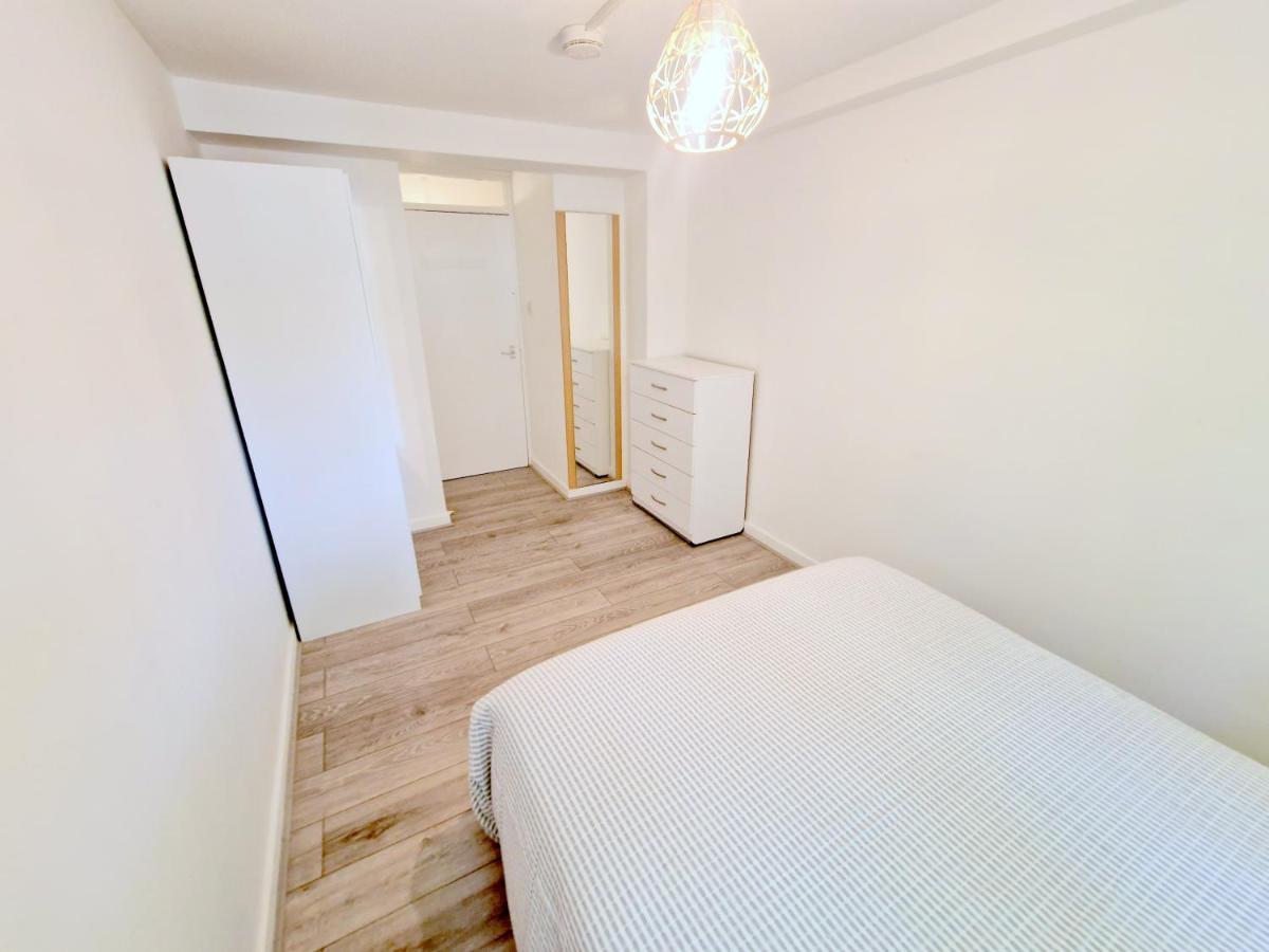 Apartmán Flat In Battersea, 5 Minutes From Clapham Junction Station Londýn Exteriér fotografie
